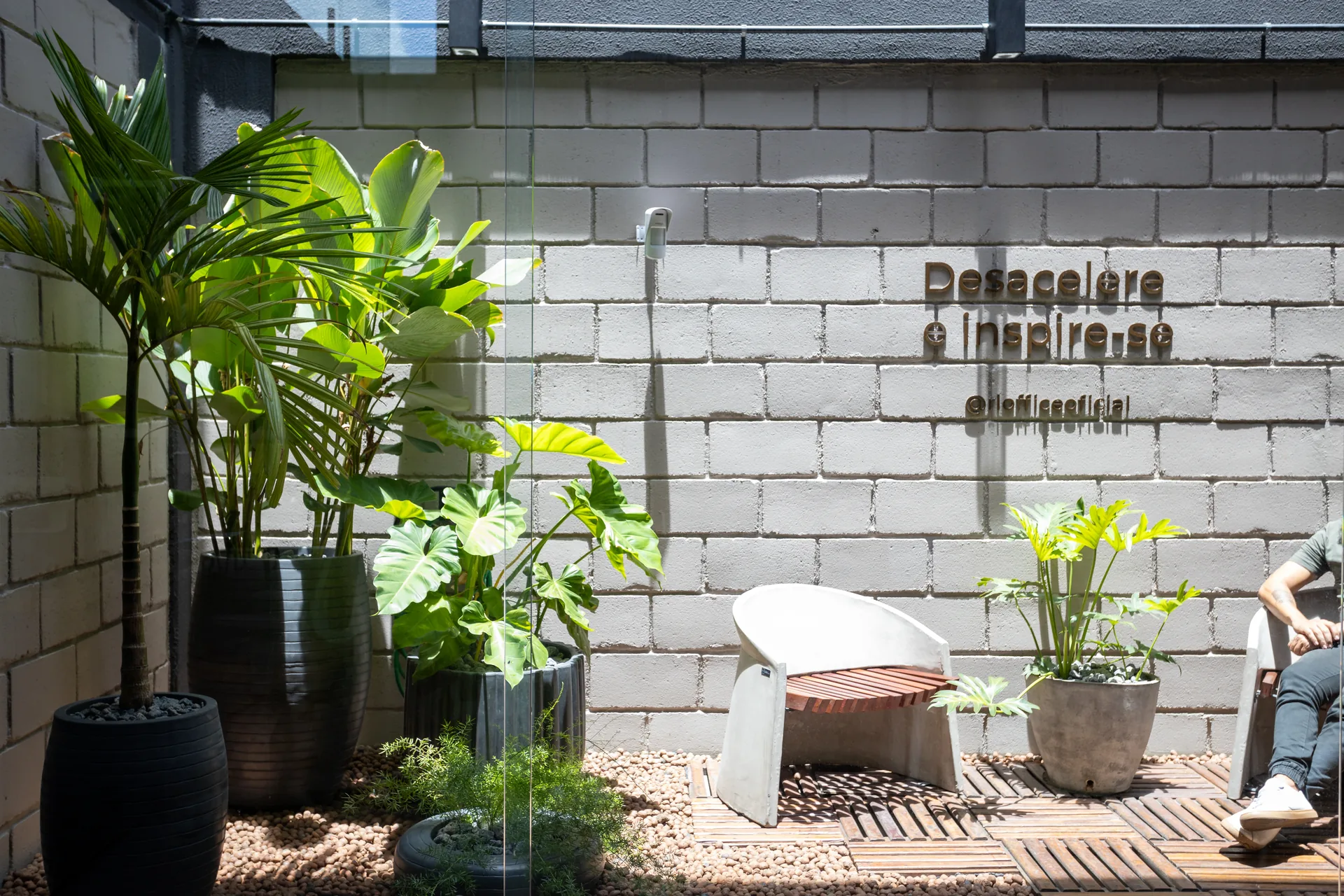 Ambiente corporativo e mobiliário Grupo RL.